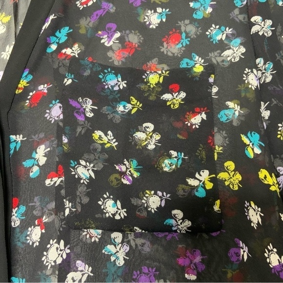 Diane Von Furstenberg Black and Floral Silk Button Front Sheer Top. Size 2. - Picture 3 of 7